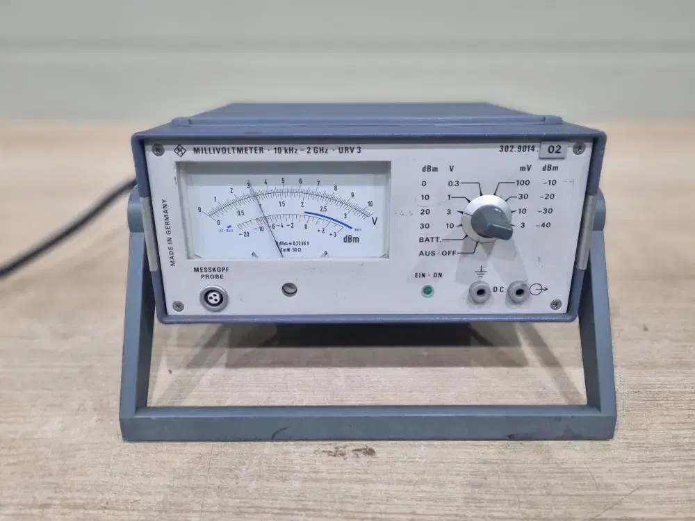 ROHDE & SCHWARZ  밀리볼트미터 10khz-2GHz URV3